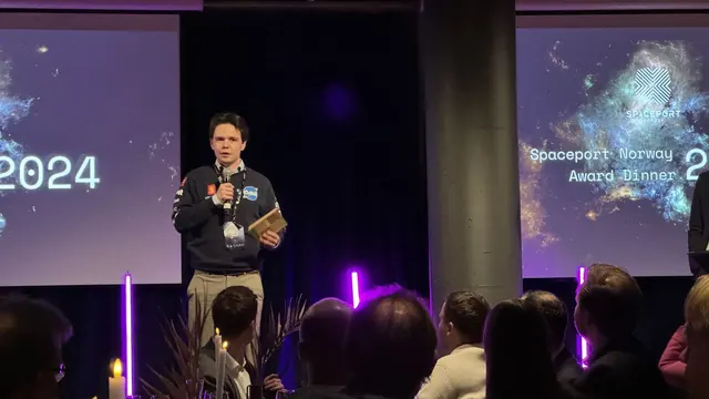 Receiving the Spaceport Young award at Spaceport Norway’s award dinner, 2024.